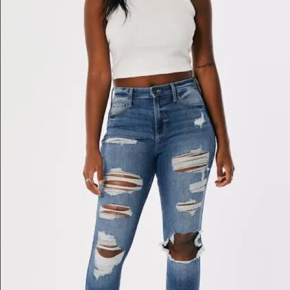🔺SOLD🔺Hollister Curvy Hight Rise Super Skinny Ripped Jeans Soft Stretch